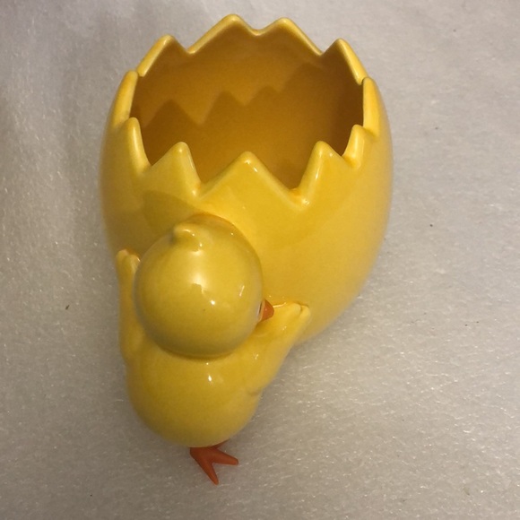 Yellow Chick with and egg shells decor/pot - Picture 6 of 12